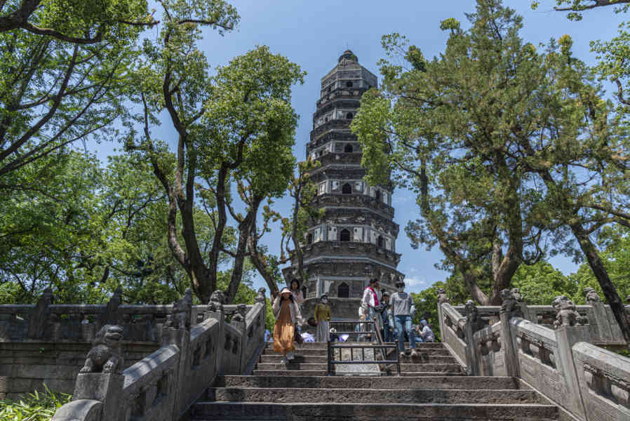 China - Suzhou 11 - Colina del Tigre - pagoda de Yunyan.jpg